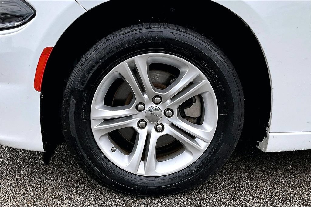 Used 2022 Dodge Charger SXT RWD image 8