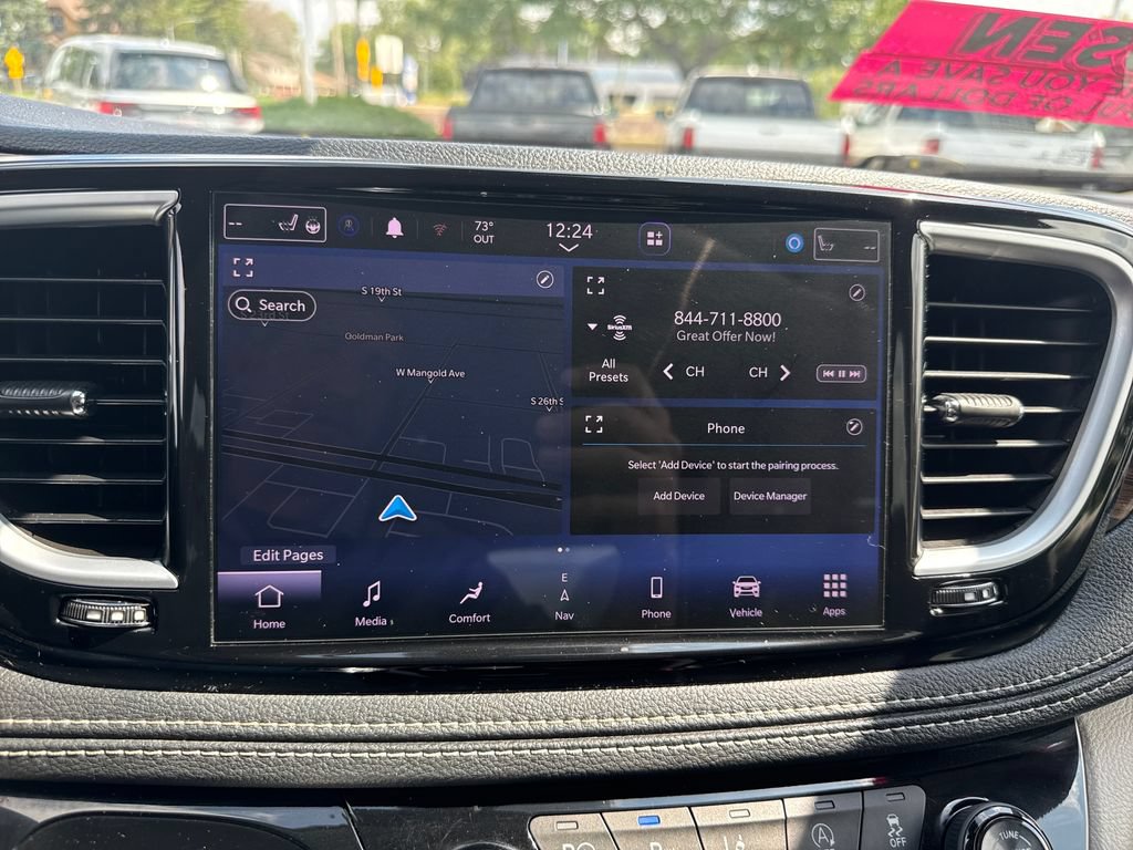 Used 2022 Chrysler Pacifica Limited FWD image 35