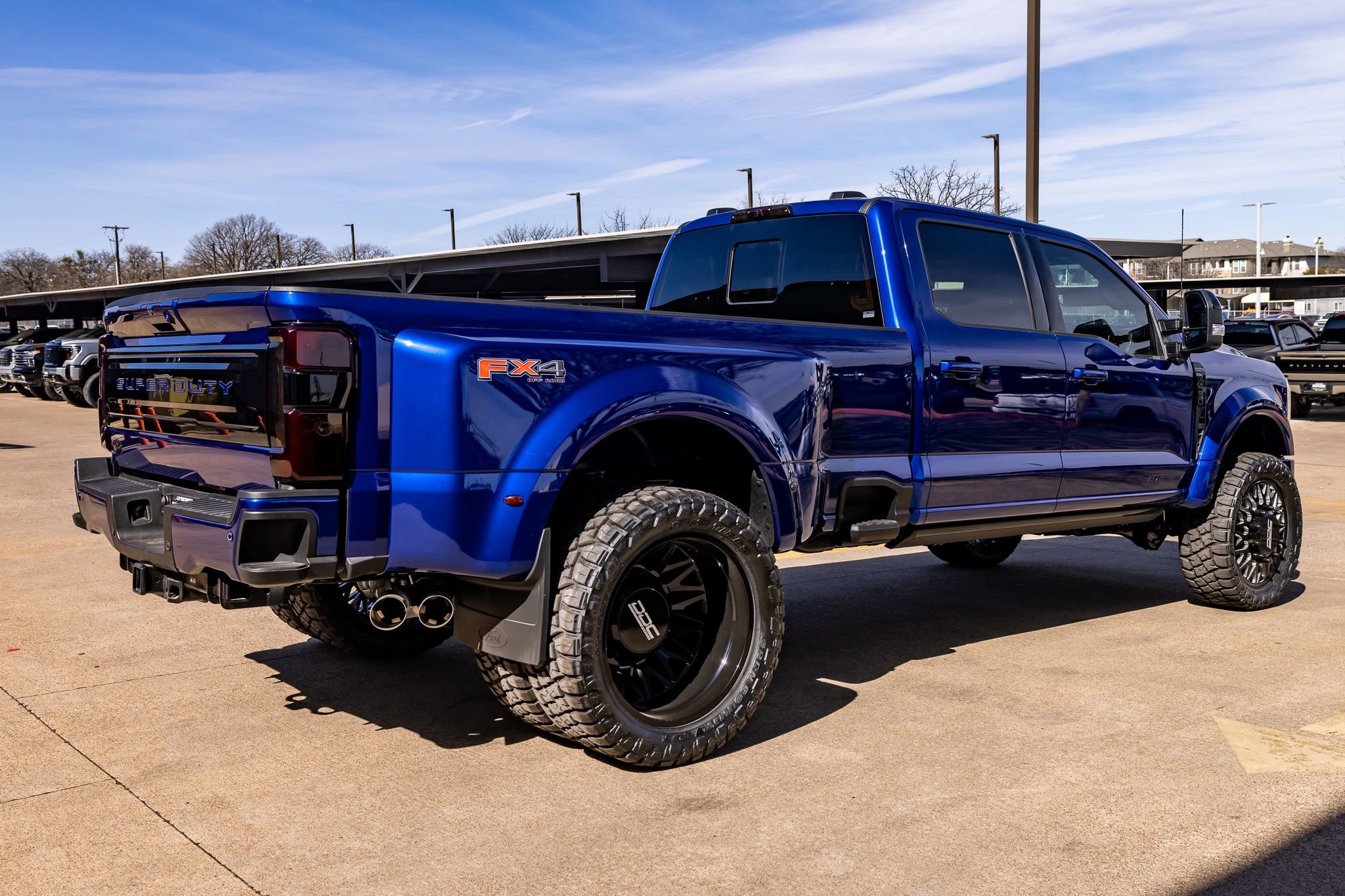 Used 2026 Ford F450 Platinum w/ FX4 Off-Road Package image 10