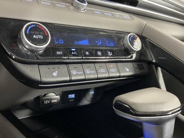 Used 2025 Hyundai Elantra SEL image 26