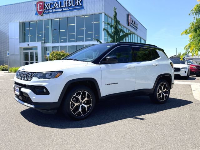 Used 2025 Jeep Compass Limited AWD/4WD image 2