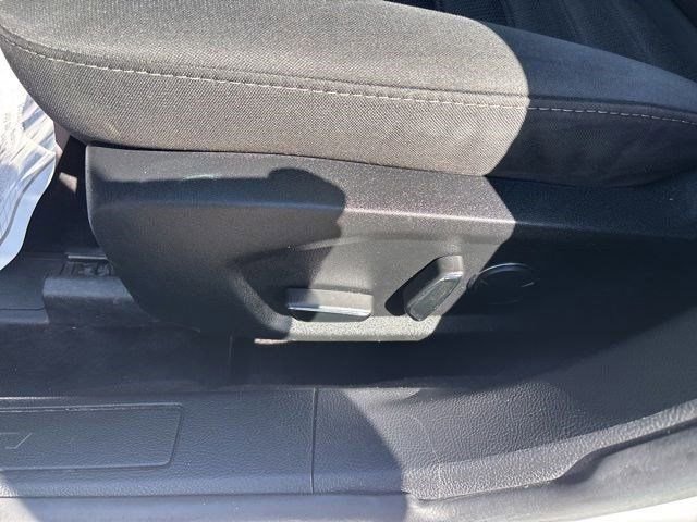 Used 2019 Ford Fusion SE FWD image 12