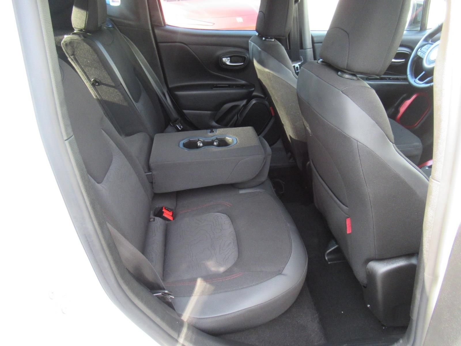 Certified 2022 Jeep Renegade Trailhawk AWD/4WD image 30