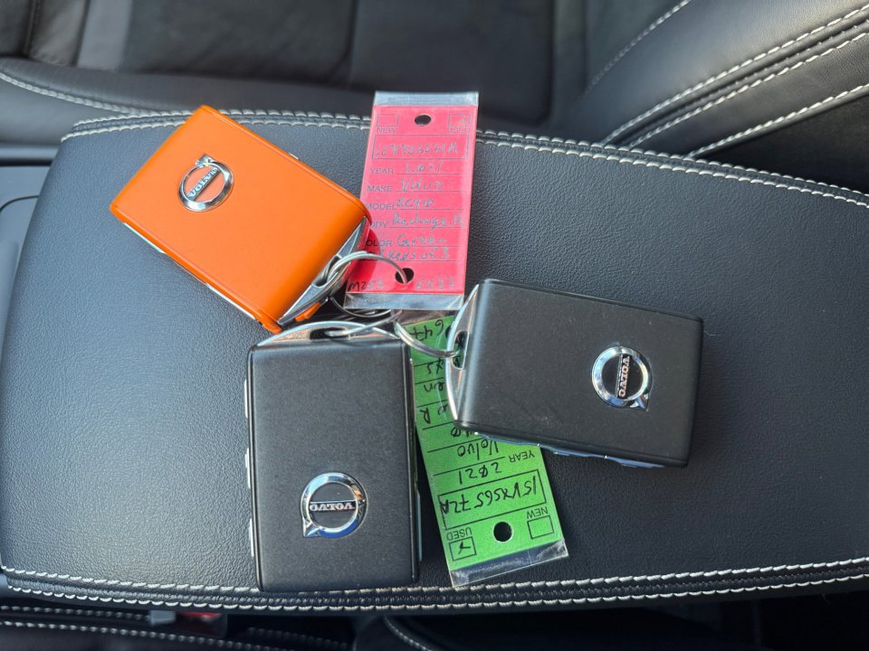 Used 2021 Volvo XC40 P8 Recharge w/ Advanced Package image 38