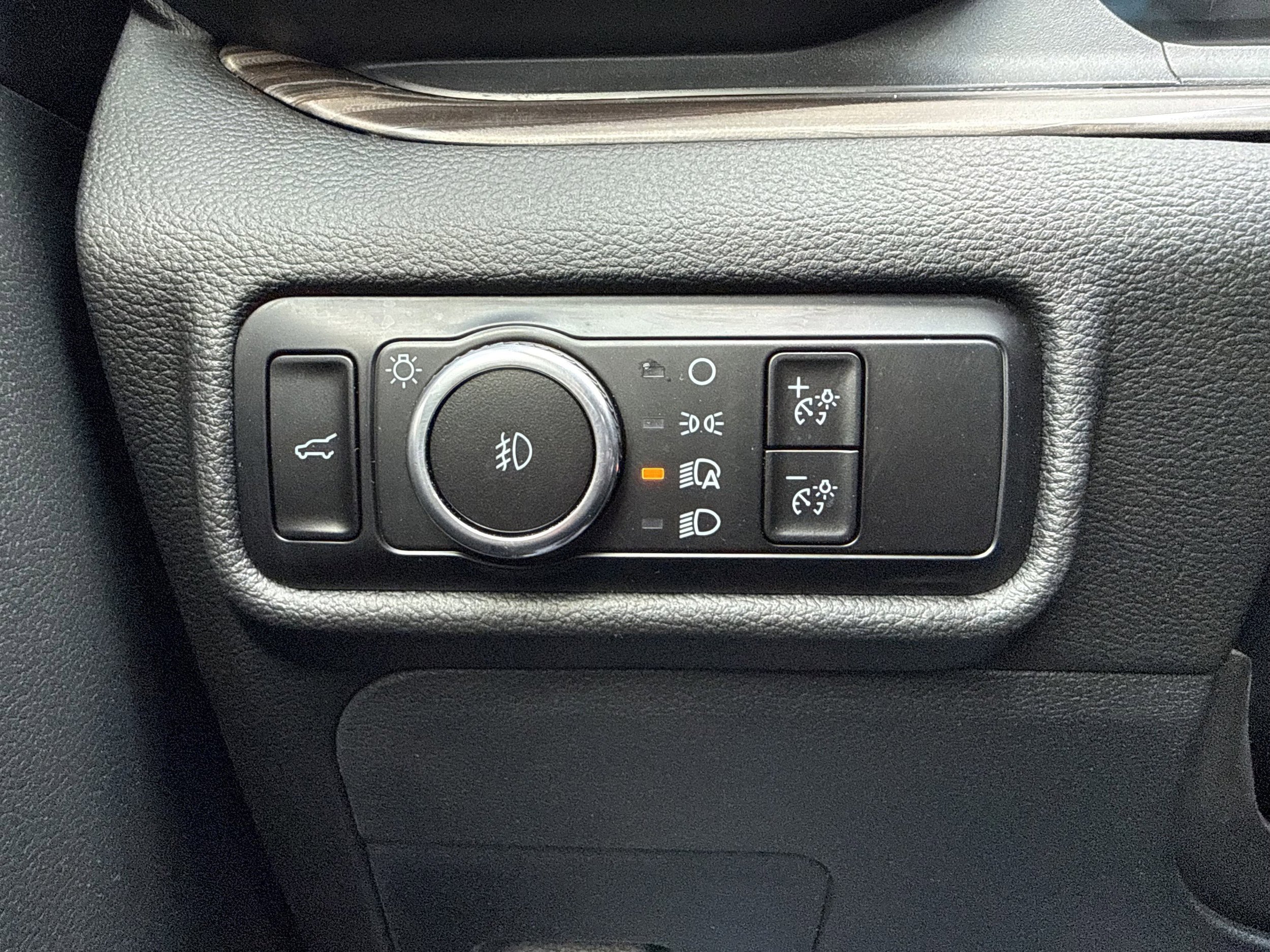 Certified 2023 Ford Explorer Limited w/ Limited Technology Package AWD/4WD image 22