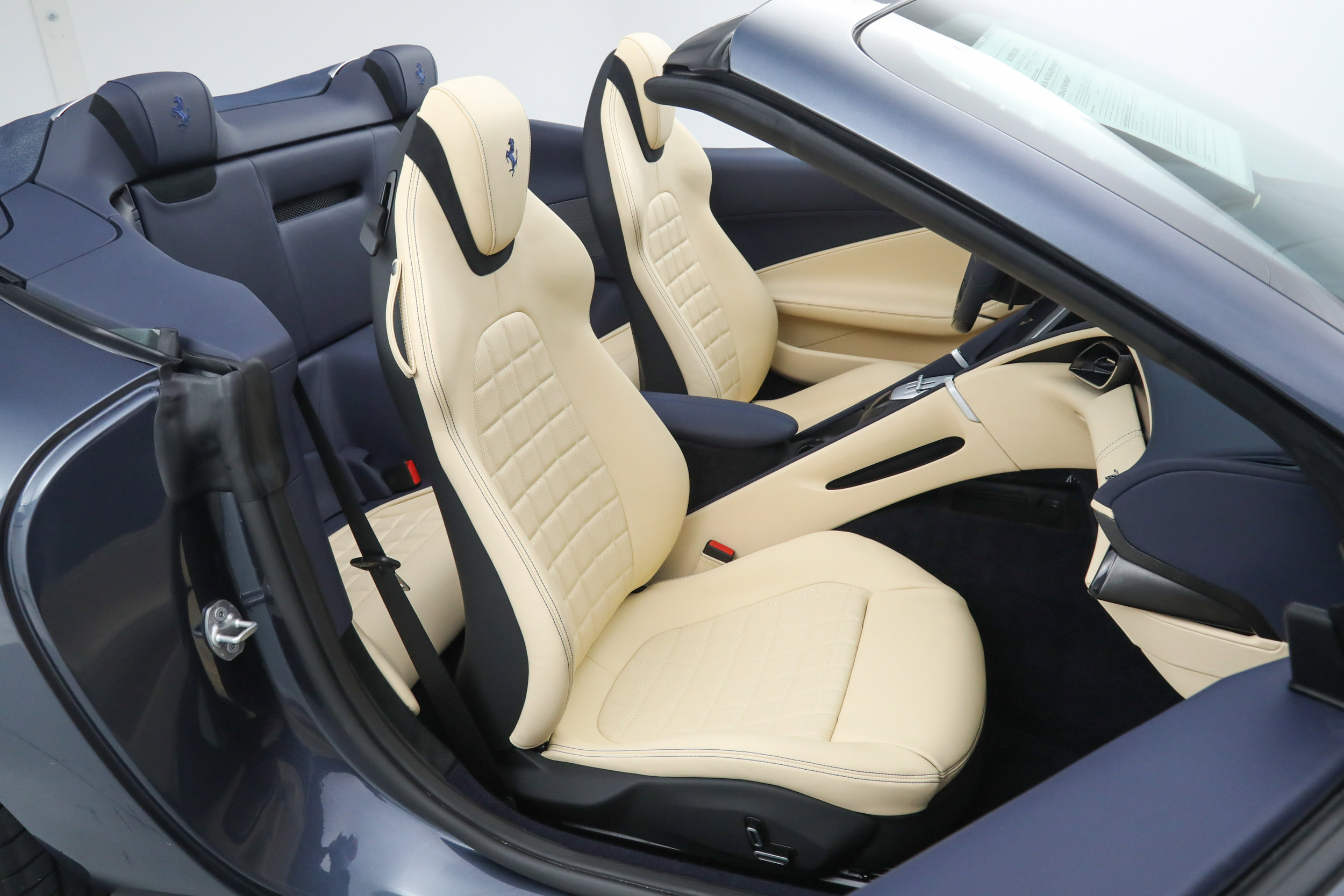 Certified 2025 Ferrari Roma Spider RWD image 22