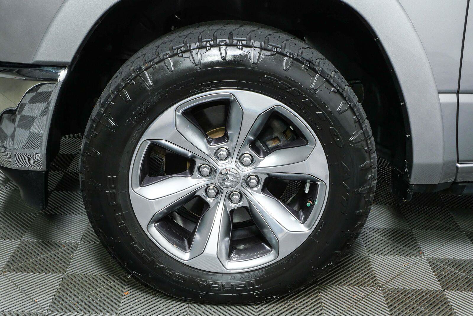 Used 2019 RAM 1500 Limited AWD/4WD image 36