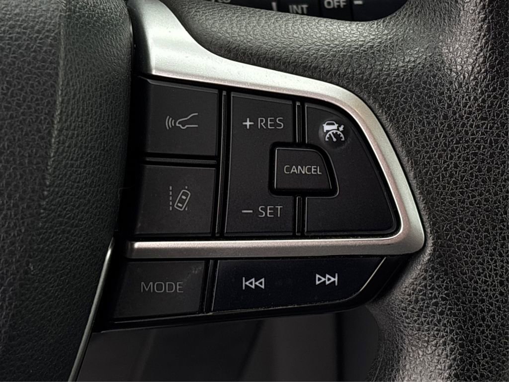 Used 2021 Toyota Sienna LE image 28