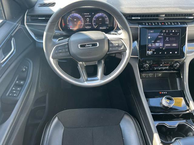 Used 2023 Jeep Grand Cherokee L Laredo AWD/4WD image 16
