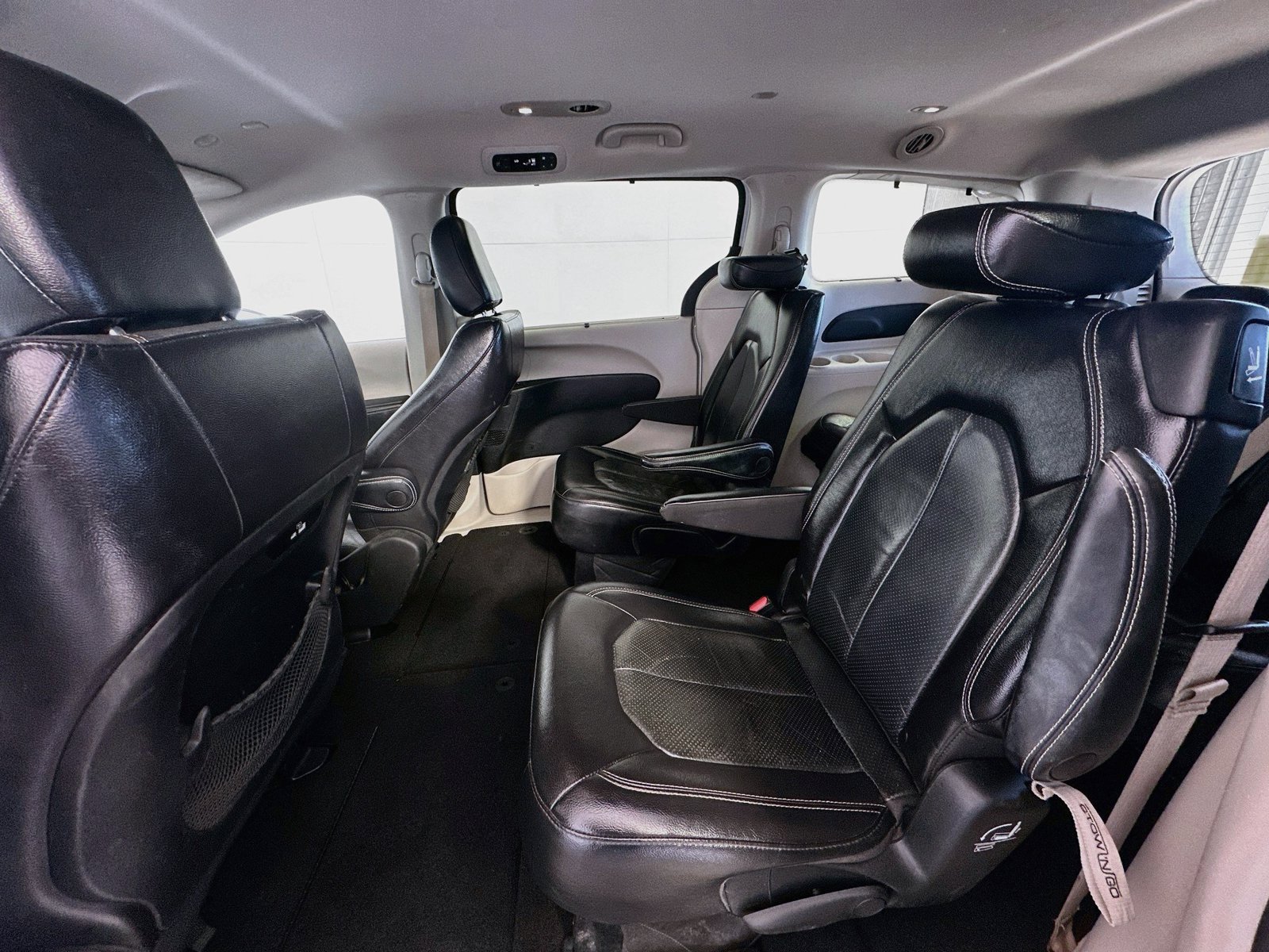 Used 2022 Chrysler Pacifica Touring-L FWD image 21