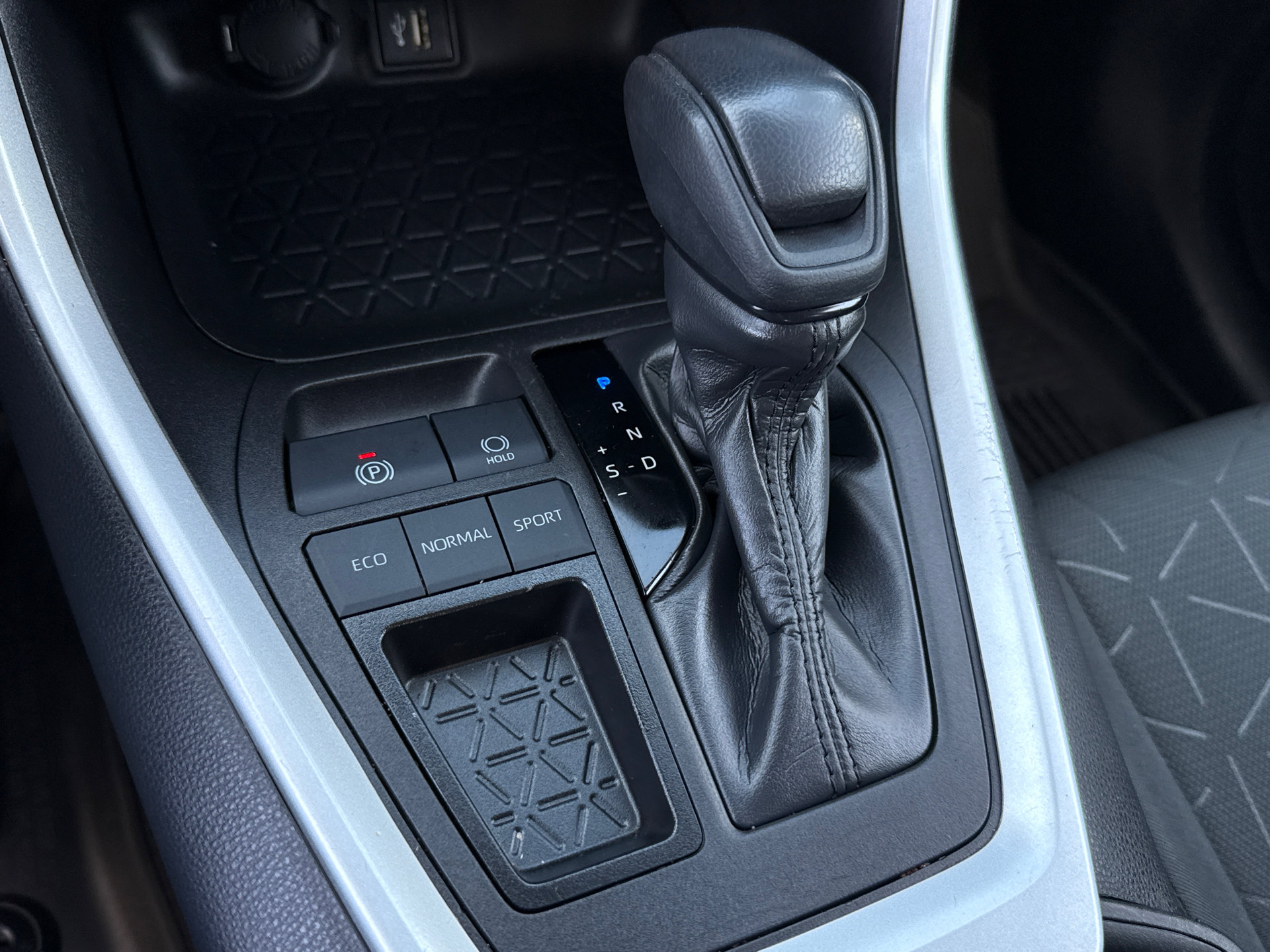 Certified 2023 Toyota RAV4 XLE w/ Convenience Package FWD image 29