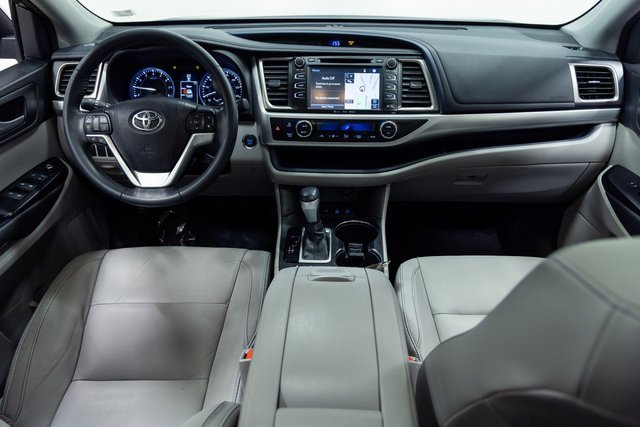 Used 2016 Toyota Highlander XLE image 21