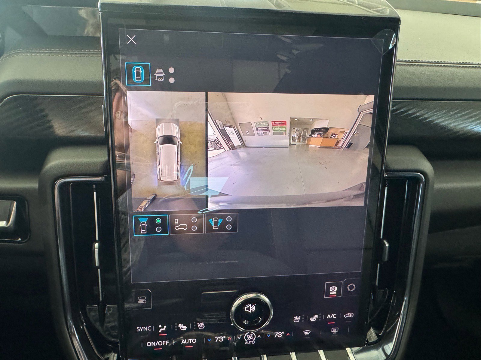 New 2026 GMC Yukon AT4 w/ AT4 Premium Package AWD/4WD image 28