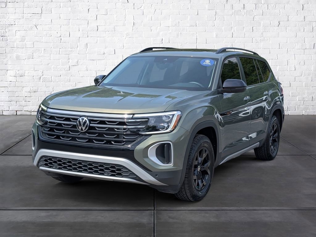 Certified 2025 Volkswagen Atlas Peak Edition SE AWD/4WD image 4