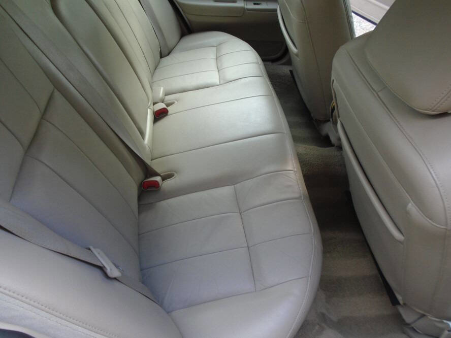 Used 2010 Mercury Grand Marquis LS image 19