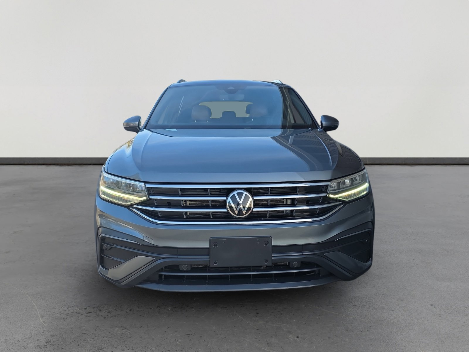Used 2022 Volkswagen Tiguan SE image 8