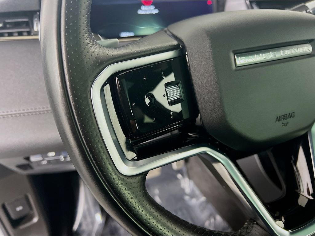Used 2022 Land Rover Range Rover Evoque R-Dynamic SE image 10