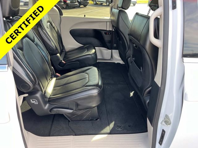 Used 2024 Chrysler Pacifica Touring-L image 14
