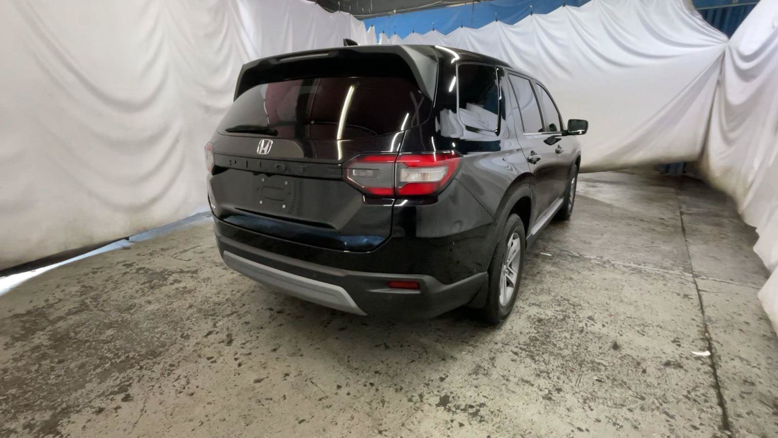 Certified 2025 Honda Pilot EX-L image 6