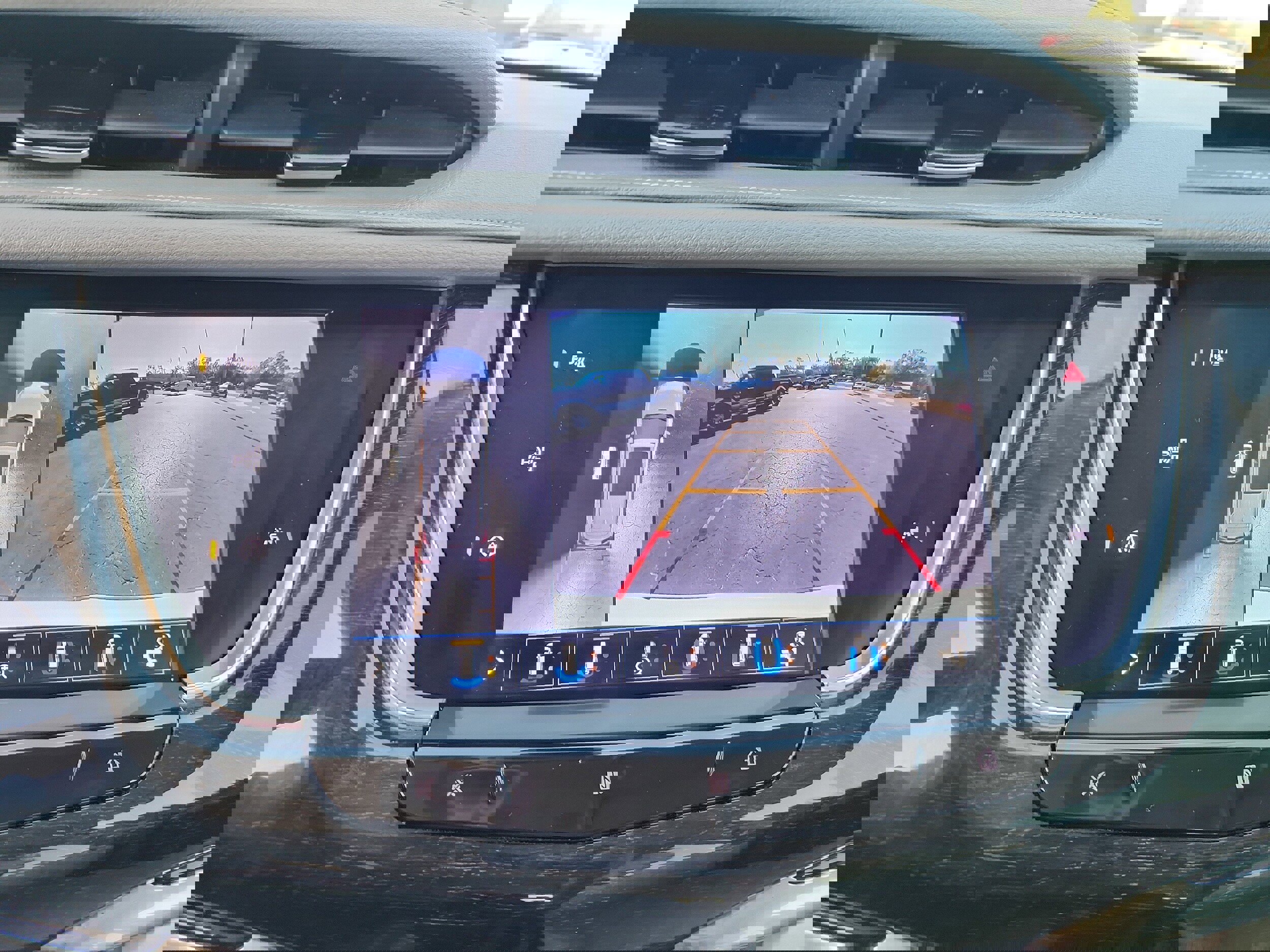 Used 2020 Cadillac XT6 Premium Luxury image 19