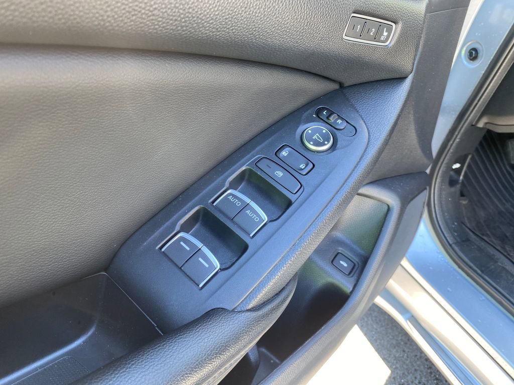 Used 2018 Honda Accord EX-L image 12