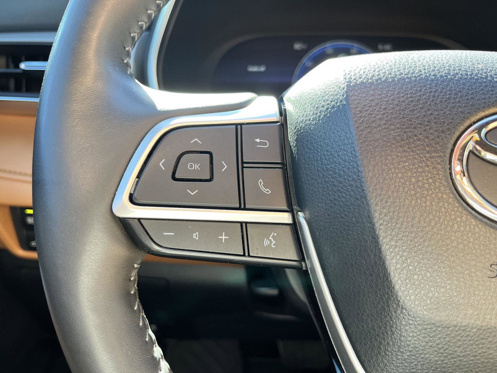 Used 2023 Toyota Highlander Platinum image 46