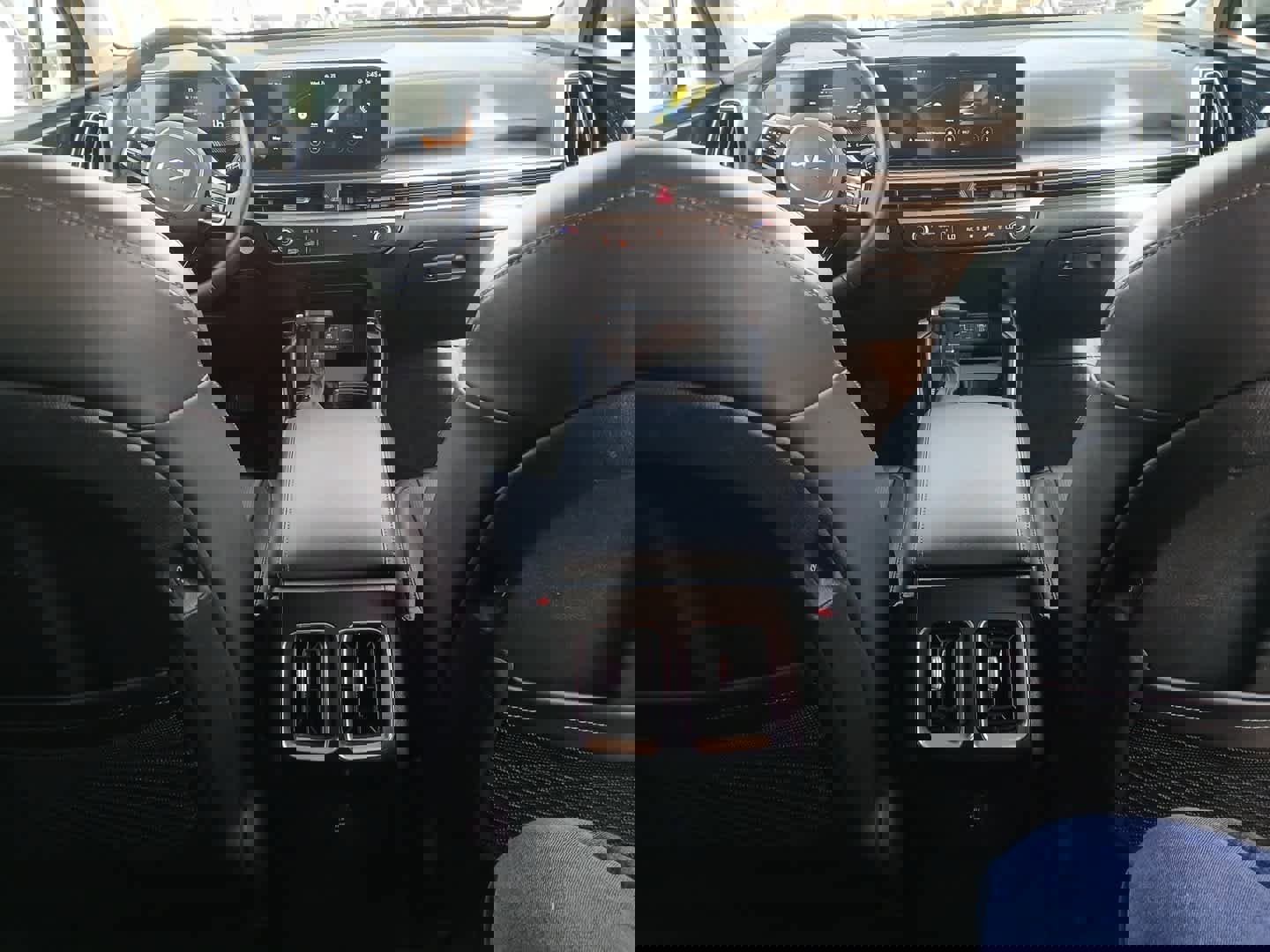 Used 2024 Kia Sorento S image 41