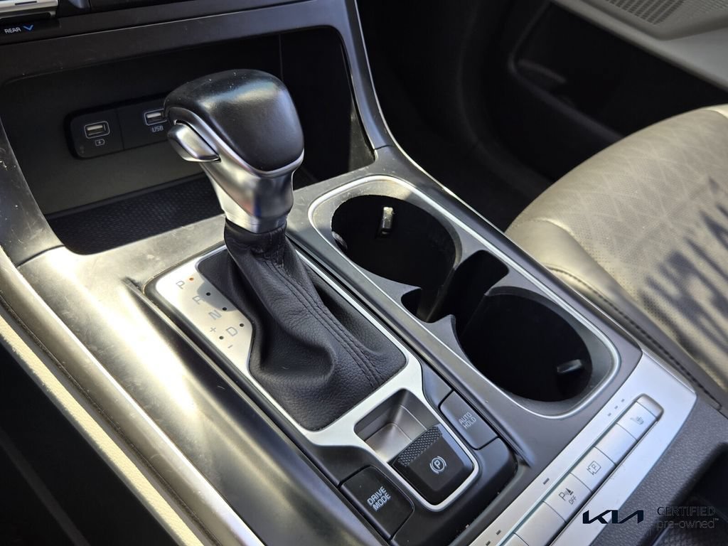 Certified 2022 Kia Carnival LX FWD image 23