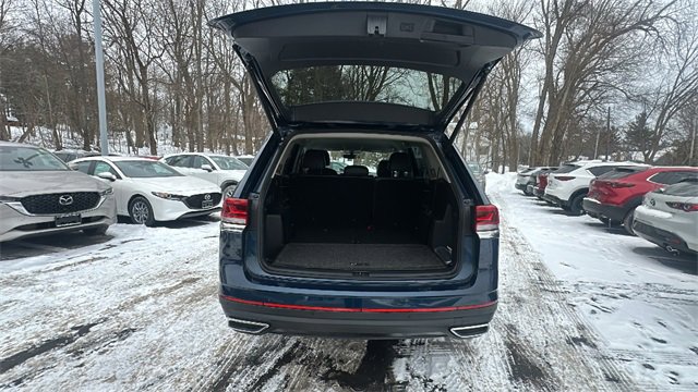 Used 2022 Volkswagen Atlas SE image 44