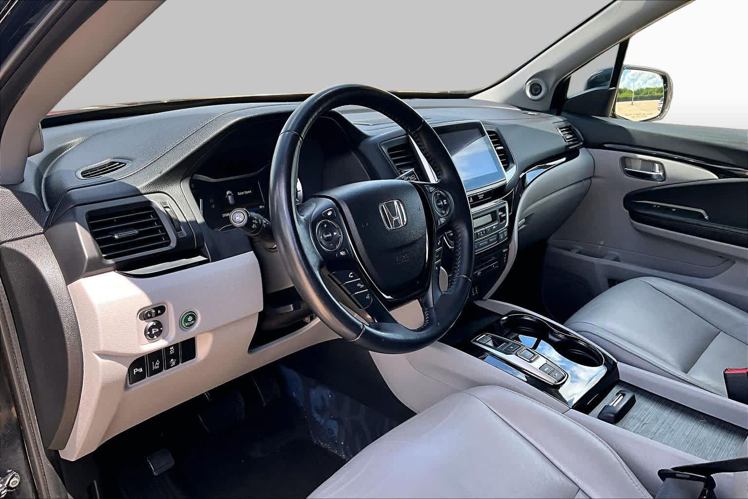 Used 2016 Honda Pilot Touring image 18