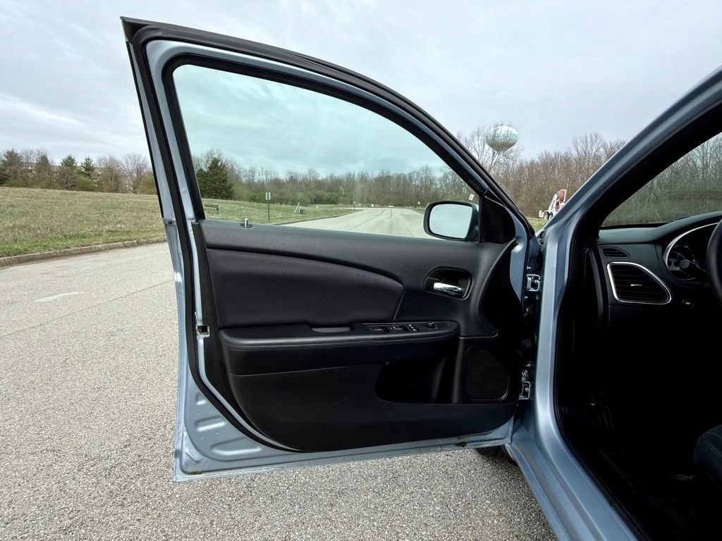 Used 2014 Chrysler 200 LX FWD image 13