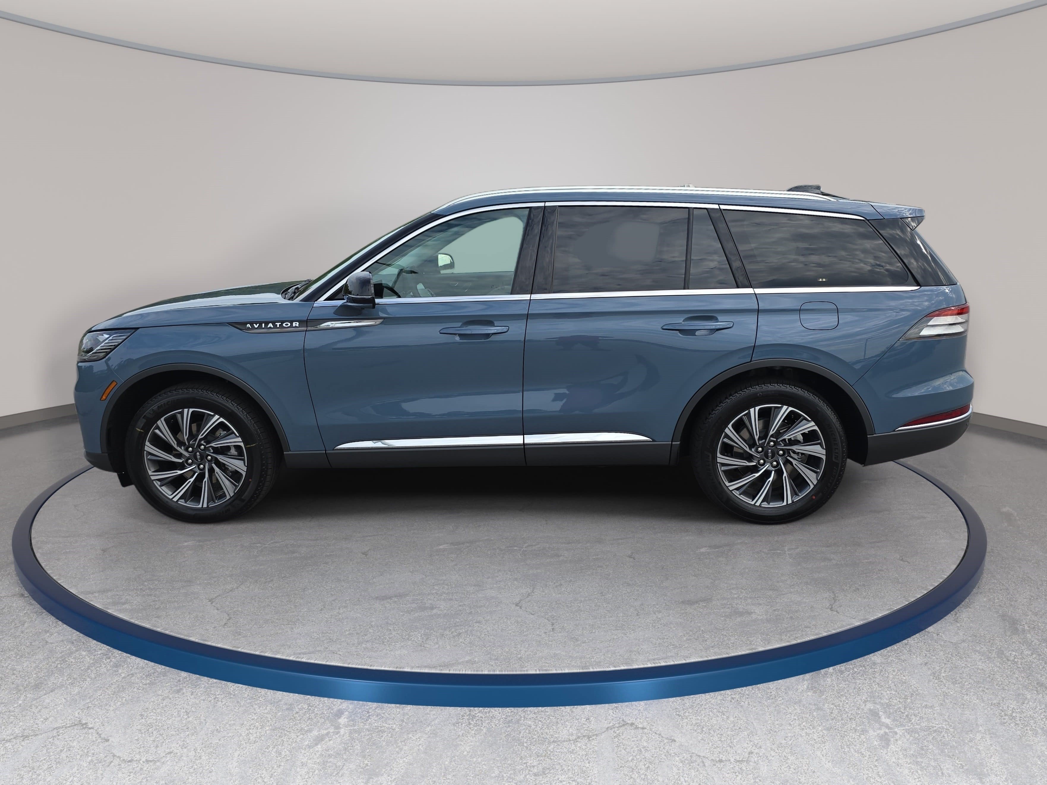 New 2026 Lincoln Aviator AWD image 8
