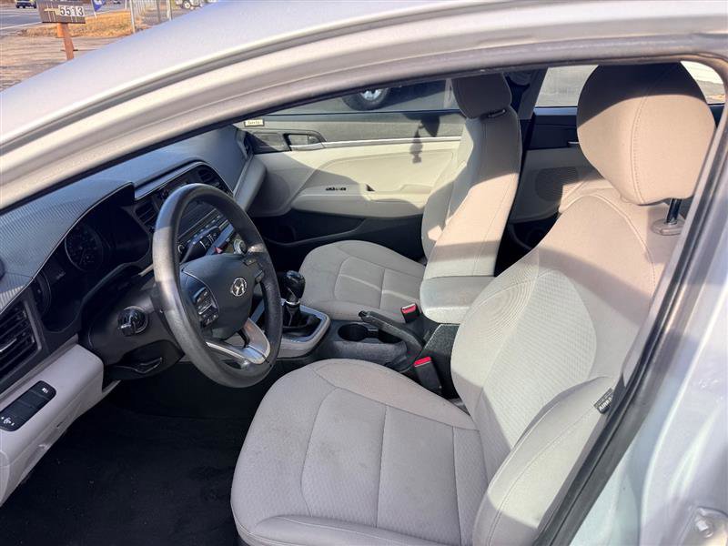 Used 2019 Hyundai Elantra SE image 11