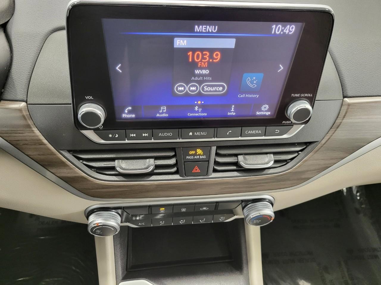 Used 2025 Nissan Altima 2.5 SV FWD image 7