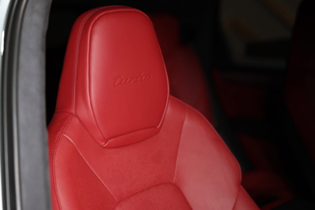 Used 2022 Porsche Cayenne Turbo image 29