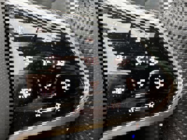 Used 2022 Volkswagen Tiguan SEL R-Line image 34