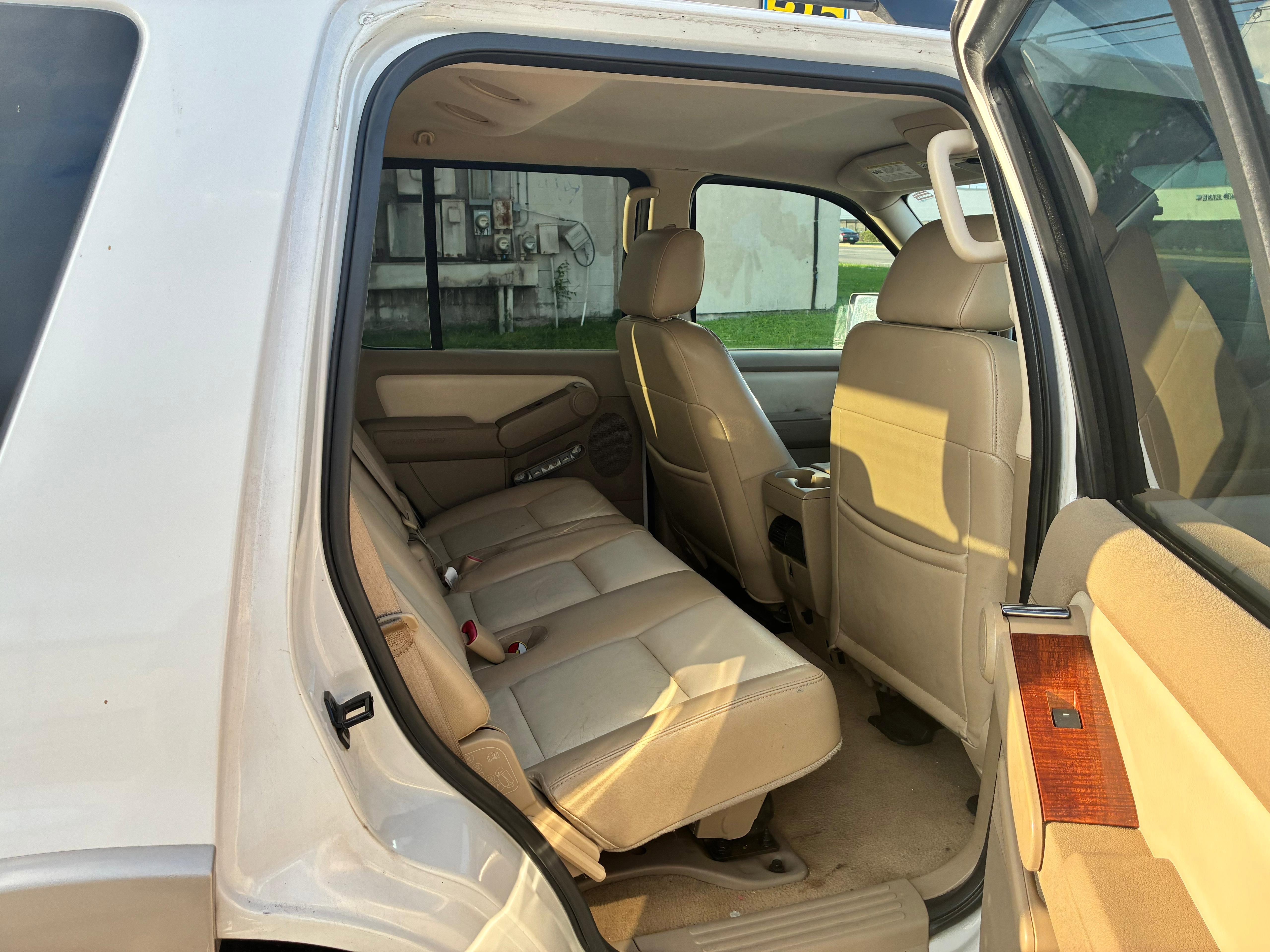 Used 2008 Ford Explorer Eddie Bauer RWD image 13