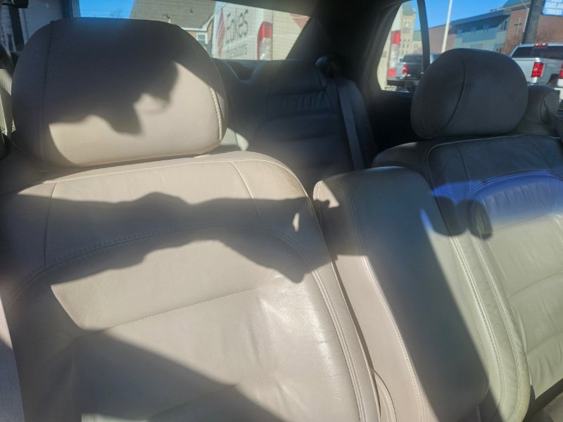 Used 2001 Cadillac De Ville w/ Comfort/Convenience Pkg image 11