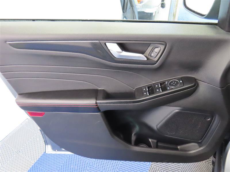 Used 2025 Ford Escape ST-Line FWD image 14
