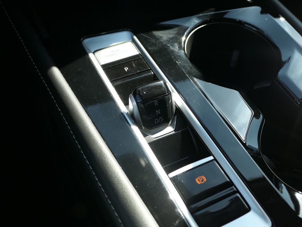 Used 2025 Volkswagen Atlas SE image 20