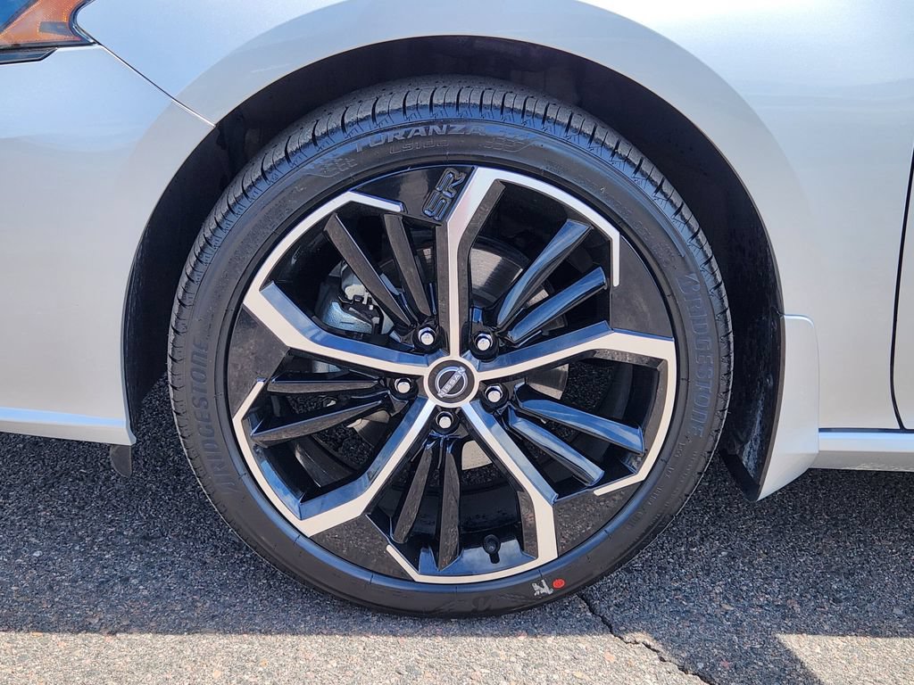 Used 2024 Nissan Altima 2.5 SR AWD/4WD image 9