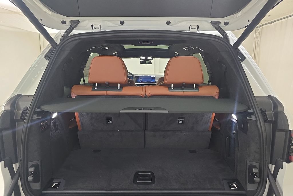 New 2027 BMW X7 M60i AWD/4WD image 30