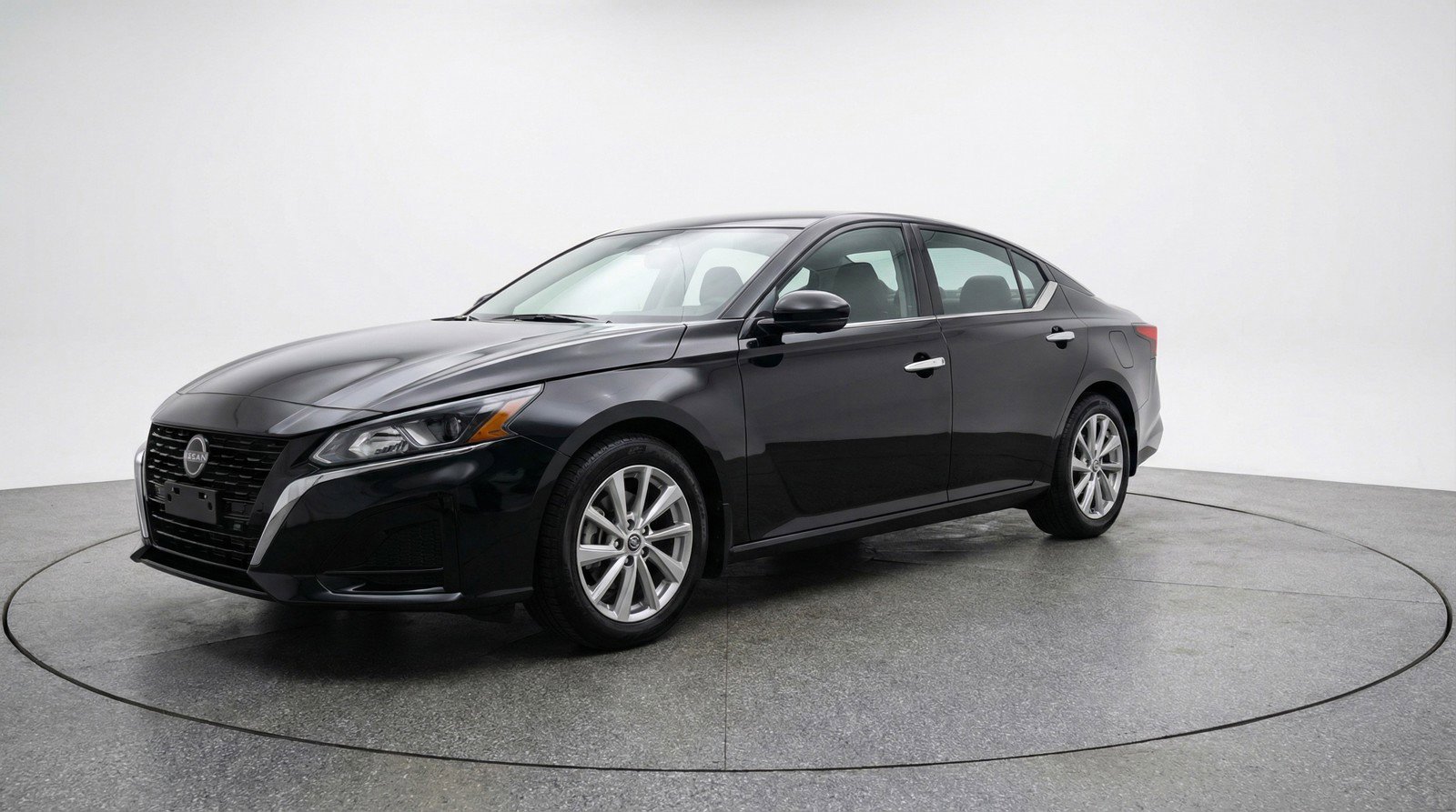 Used 2025 Nissan Altima 2.5 SV image 3
