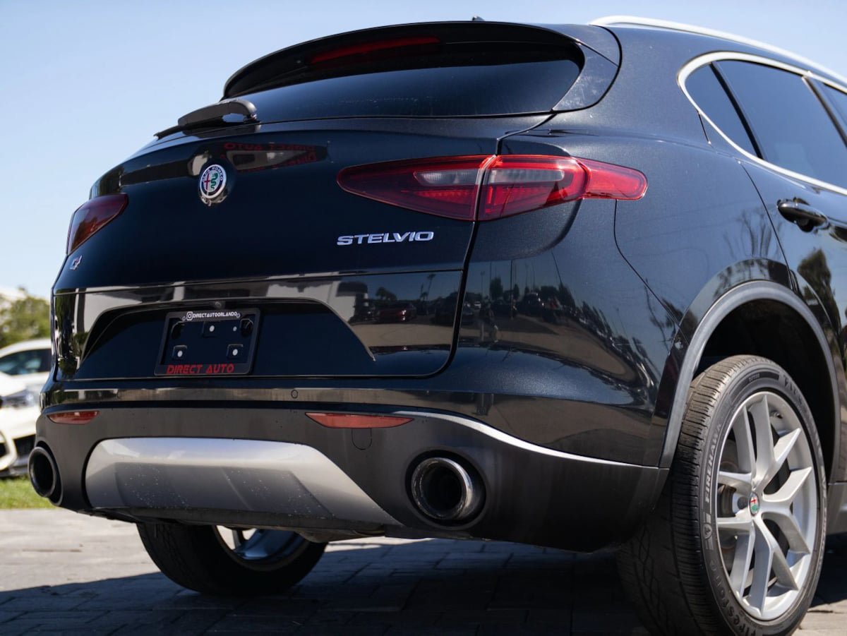 Used 2018 Alfa Romeo Stelvio Ti AWD/4WD image 10