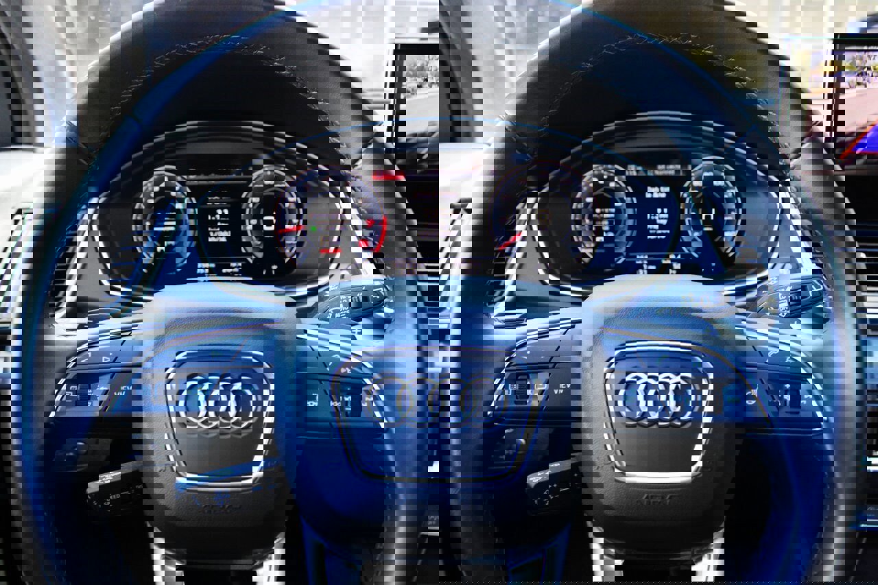 Used 2025 Audi Q5 2.0T Premium image 30