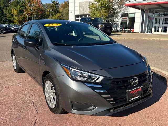 Used 2025 Nissan Versa S w/ Trunk Package image 7