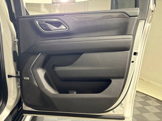 Used 2021 GMC Yukon XL AT4 w/ Technology Package image 17