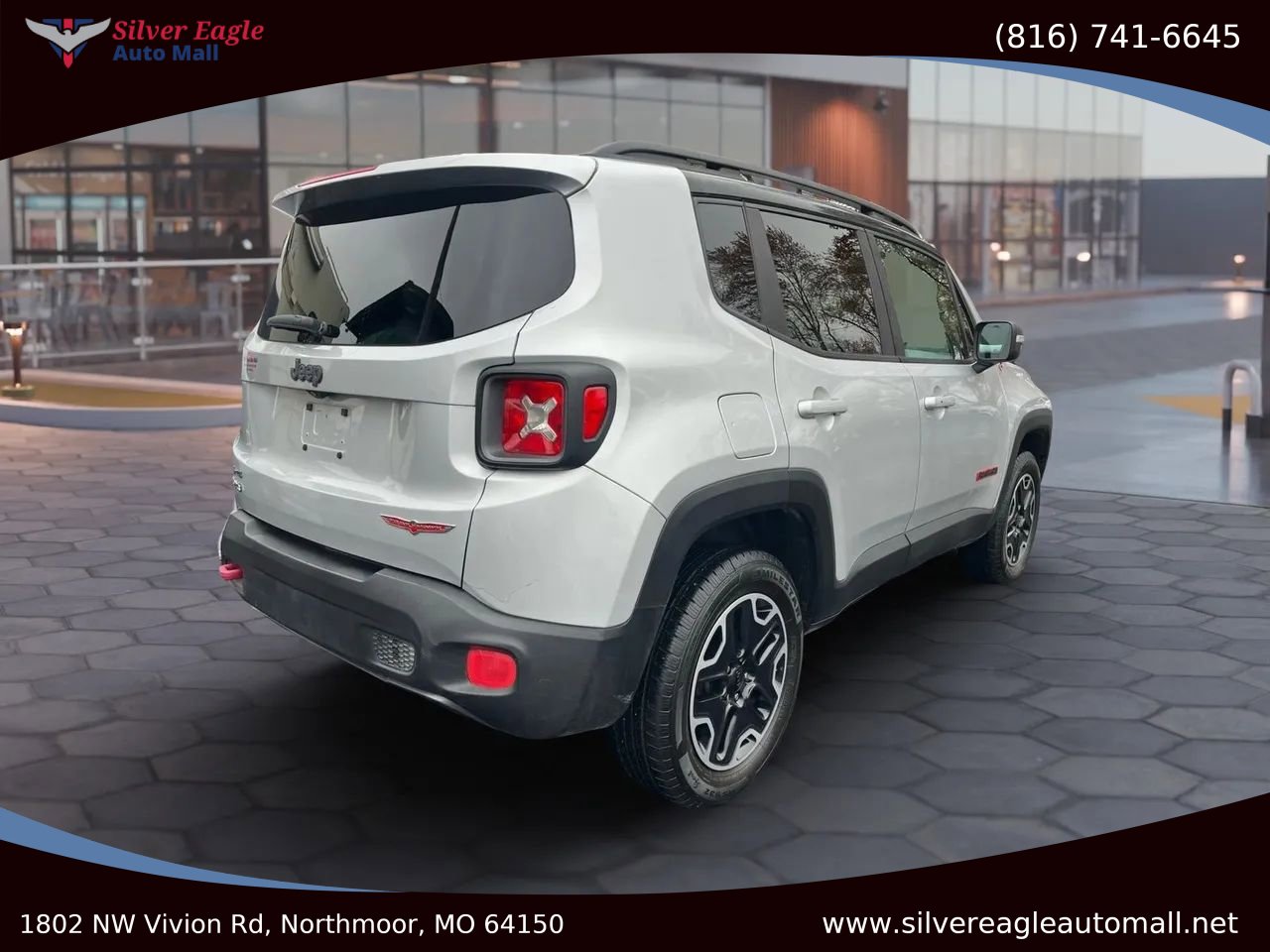 Used 2017 Jeep Renegade Trailhawk w/ Cold Weather Group II image 4