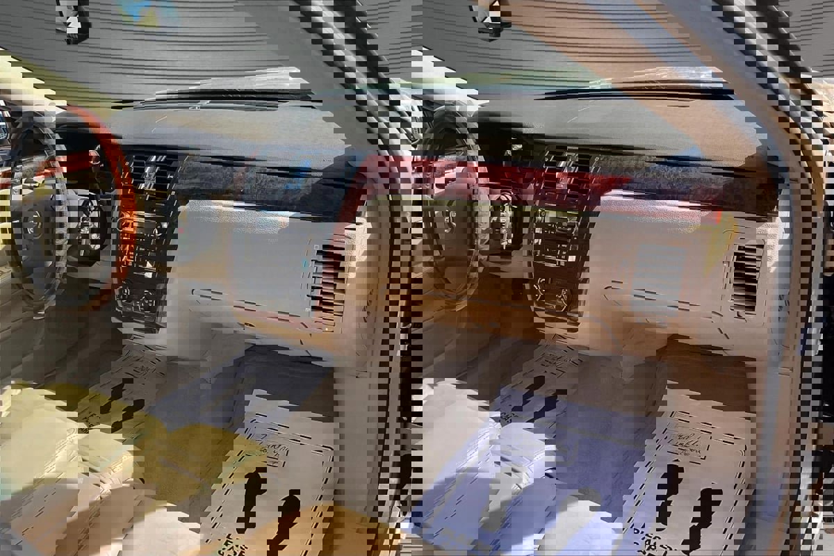 Used 2006 Cadillac DTS w/ Sun And Sound Package image 24