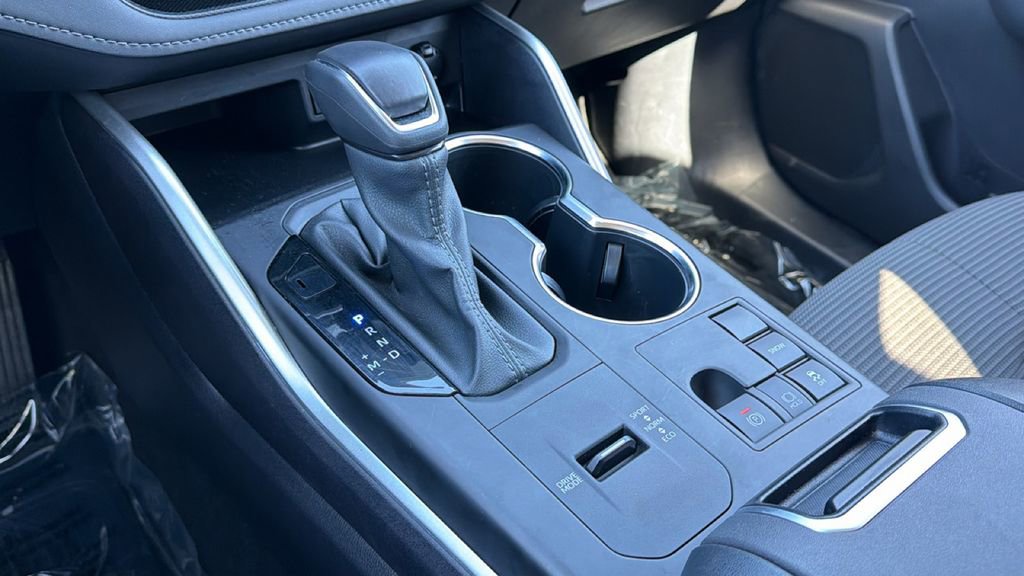 Certified 2025 Toyota Highlander LE image 31